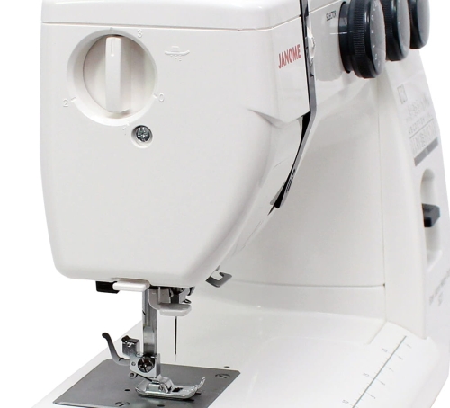 maszyna-janome-hd523-docisk-stopki.jpg