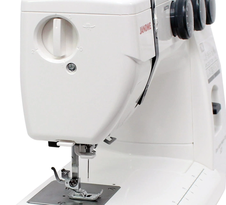 maszyna-janome-hd523-docisk-stopki.jpg