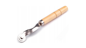 RADEŁKO KRAWIECKIE 15,5CM z drewnianą rączką