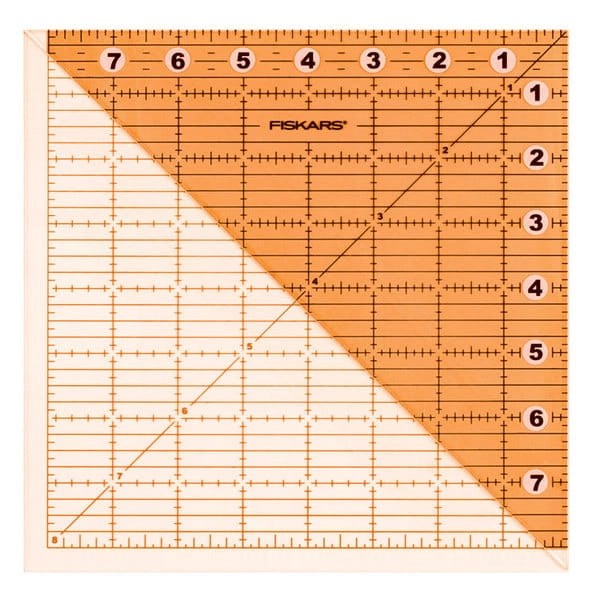 linijka-fiskars-do-patchowrku.jpg